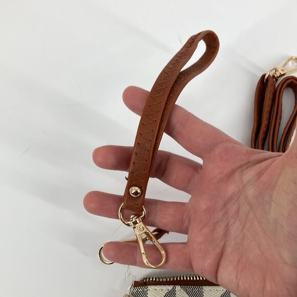 Charis Ma Womens Printed Black White Brown Crossbody Bag Wristlet New 8.5 x 6 - Picture 7 of 13